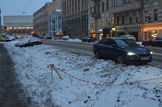 Дороги солевые: какими реагентами чистят улицы Петербурга и опасны ли они для автомобилей