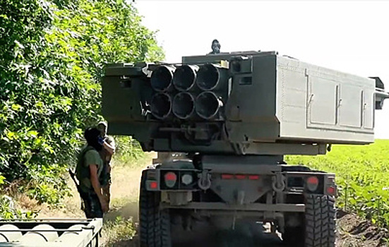 В Херсонской области заявили, что ВСУ выпустили три ракеты из HIMARS по Антоновскому мосту