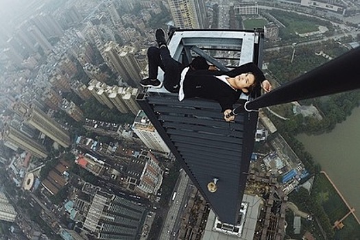 Гибель известного китайского руфера попала на видео