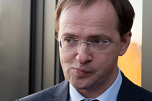 Медведев предложил российскому кино заработать на ужине с Мединским