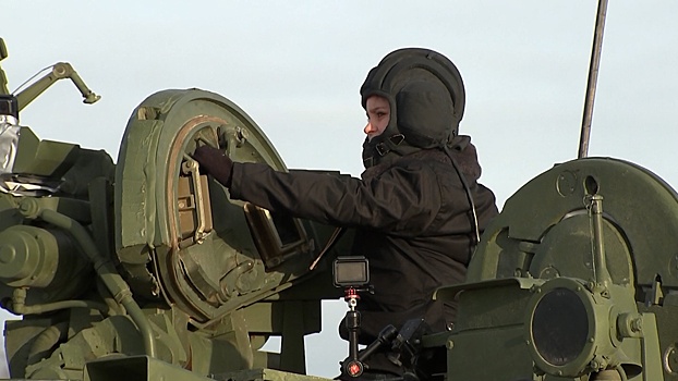 «Елка желаний»: написавшего Путину письмо мальчика покатали на танке в Алабино