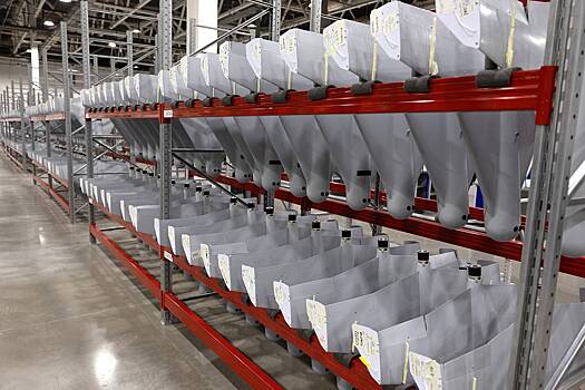 Канада ввела санкции против российских газовых проектов и танкеров