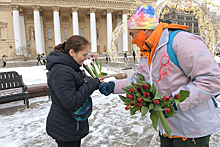 Известный телеведущий сравнил отношение россиянок и европеек к цветам на 8 Марта
