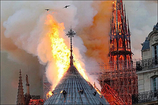 Грожан благодарит пожарных, спасших Норт-Дам