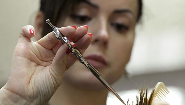 Врач рассказала о причинах появления ранней седины