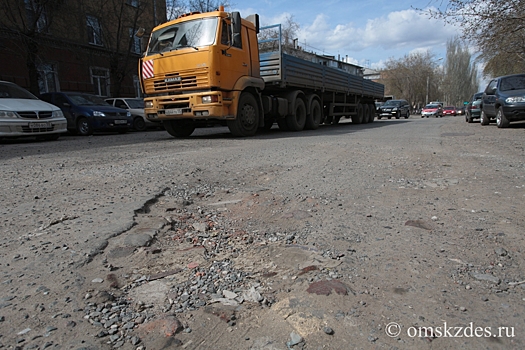 Дальнобойщики жалуются на омских сотрудников ГИБДД