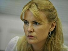 Сенатор Лантратова предложила привлекать в школы врачей-педиатров без ординатуры