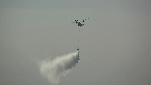 Вертолеты ЦВО сбросили 100 тонн воды при тушении пожаров под Самарой