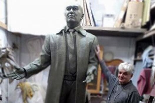 Скульптор Виктор Остриков готовит памятник тамбовскому меценату