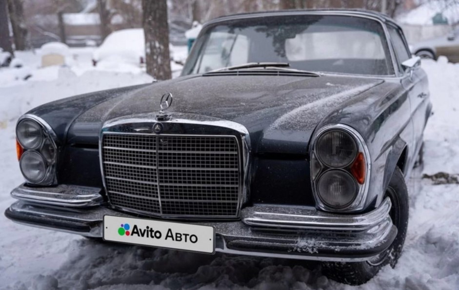 В Екатеринбурге выставили на продажу антикварный Mercedes за 33 млн рублей