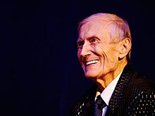 Андрей Кончаловский и Дмитрий Харатьян выступят на вечере памяти Евтушенко