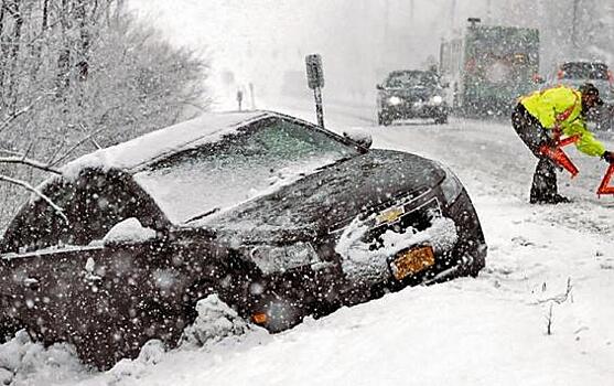 В Курской области легковушка врезалась в поезд