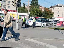 На Эльмаше внедорожник сбил женщину, которая шла по пешеходному переходу