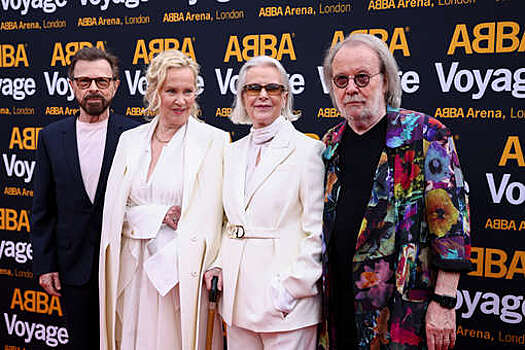Четверо участников ABBA пришли на концерт собственных голограмм