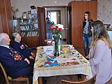 Представители ГБУ «М КЛУБ» побывали в гостях у ветеранов