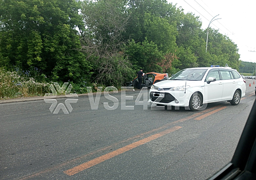 Серьезное ДТП произошло перед въездом на Кузбасский мост в Кемерове