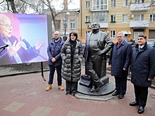 В Ростове-на-Дону открыли памятник Михаилу Жванецкому