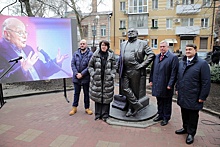 В Ростове-на-Дону открыли памятник Михаилу Жванецкому