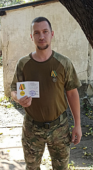 Пермский боец получил медаль за разминирование