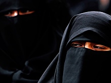 «Талибан»* опроверг новости о запрете посещения женщинами салонов красоты