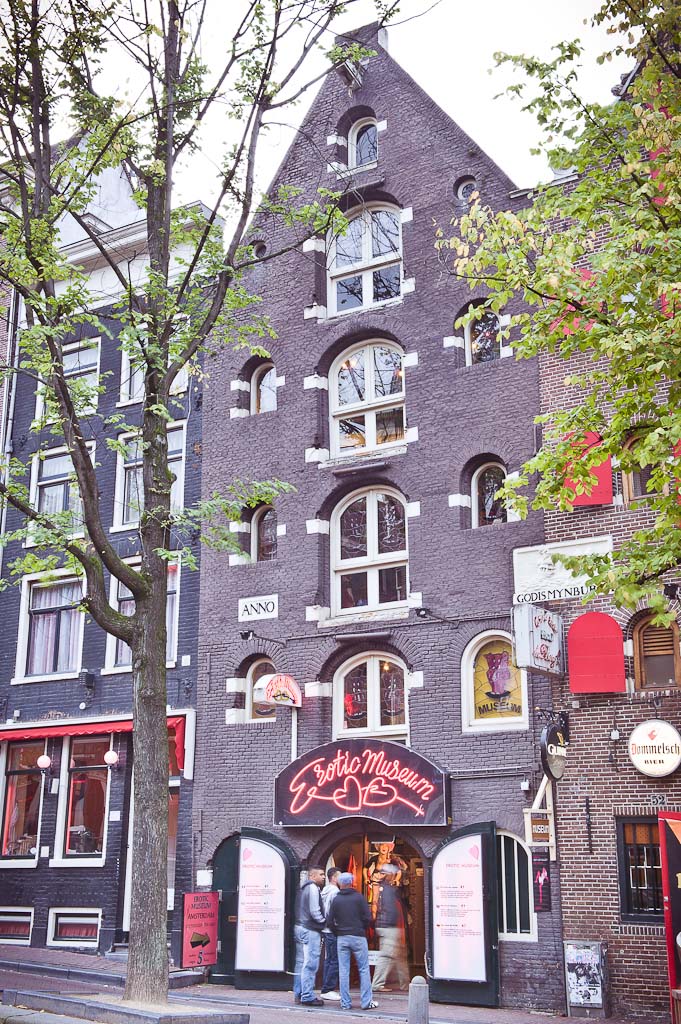 Театр секса Casa Rosso