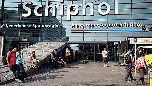 В Амстердаме задерживаются вылеты самолетов