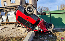 В Волгоградской области водитель погиб после наезда на забор