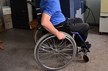 Почему инвалидам привозят разное количество подгузников?
