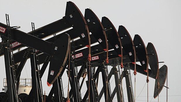 Нефть торгуется разнонаправленно на ожиданиях заседания ОПЕК