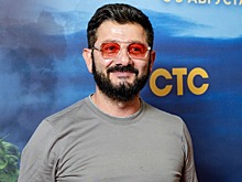 Алексей Серебряков с внучкой, Владимир Яглыч, Алексей Жидковский, Михаил Галустян на премьере фильма «Баба Яга спасает мир»