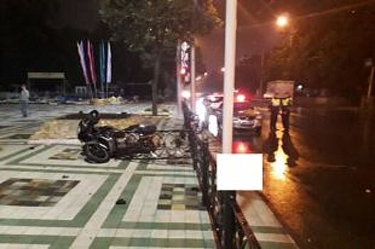 В Ставрополе ночью насмерть разбился байкер без прав на чужом мотоцикле