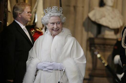 Принца Гарри и Меган Маркл обвинили в ухудшении здоровья королевы Елизаветы II