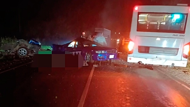 Пьяный водитель врезался в автобус в Дзержинске, два человека погибли