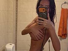 Украинка с самыми большими щеками в мире снялась в одних стрингах