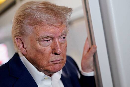 Трамп продлил санкции против российских судов