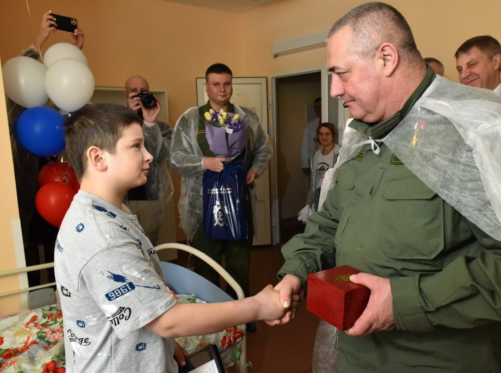 Мальчику Федору из Брянской области вручили медаль «За доблесть и отвагу»