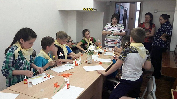 Читатели библиотеки на Велозаводской научились работать в технике оригами