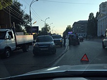 В Заводскм районе очередное ДТП привело ещё к одному затору, Саратов встал в пробках