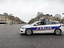 Водитель на угнанном фургоне врезался в людей под Парижем