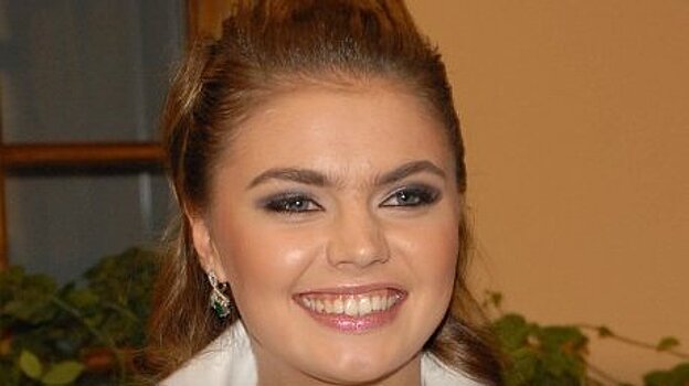 Располневшая Алина Кабаева вышла в свет