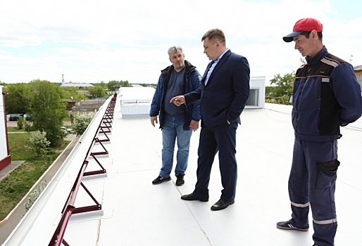 Глава «Омскэлектро» Андрей Жуковский оценил ремонт судебных домов в Крутой горке