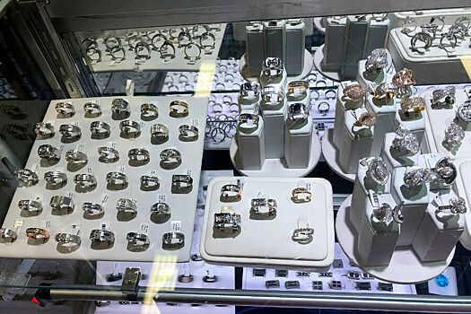 США по ошибке выслали из страны обвиняемого в крупнейшей краже драгоценностей