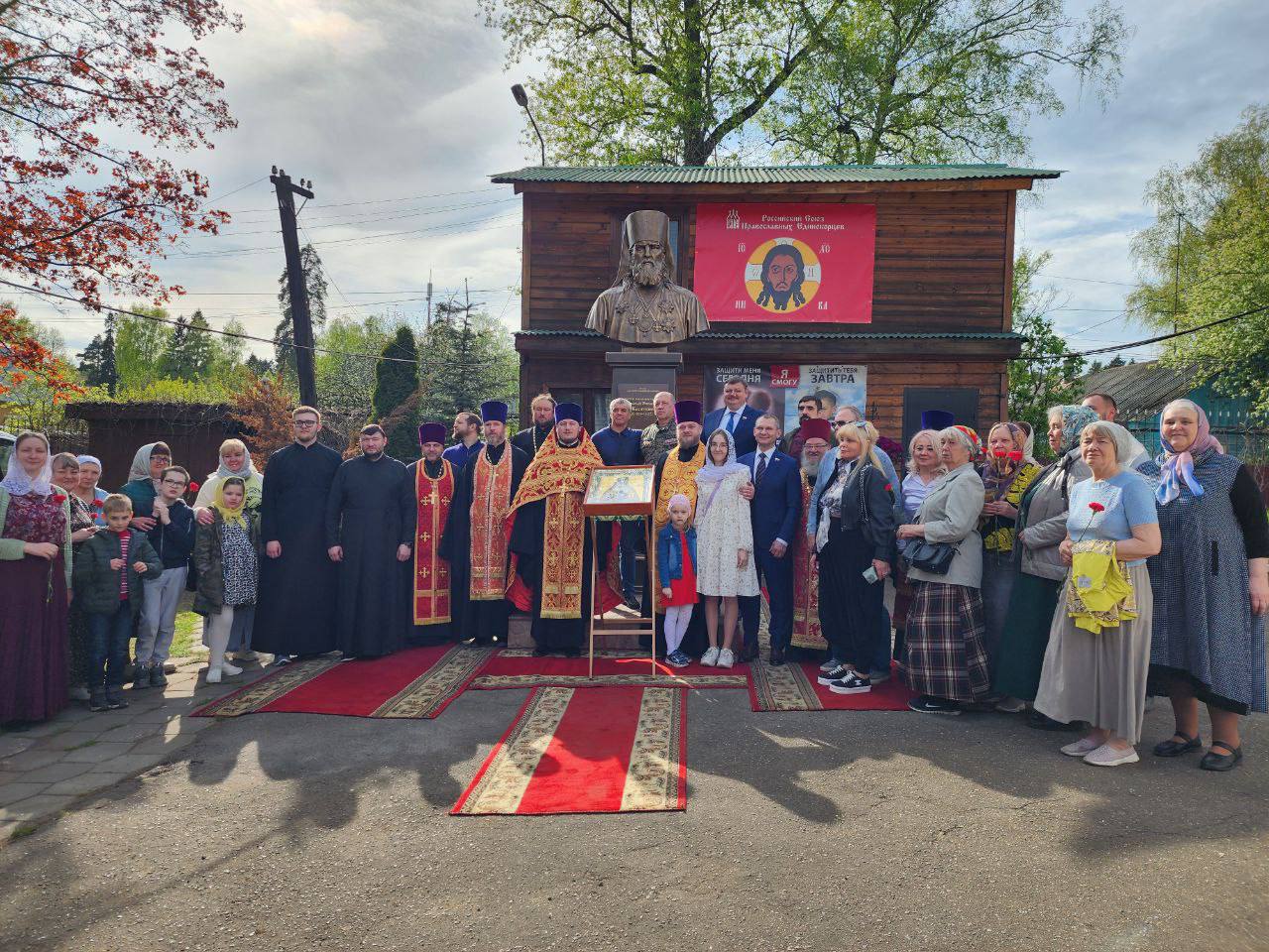 В п. Правдинский открыли памятник равноапостольному Николаю Японскому