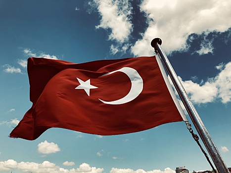 В Турции 9 человек заразились новым штаммом коронавируса «Эрис»