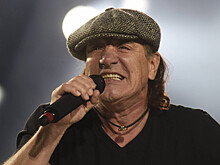 Покинувший сцену из-за проблем со слухом вокалист AC/DC выступил с группой Muse