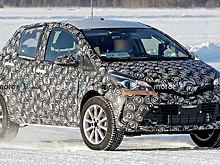 Бренд Toyota вывел на тест-драйв обновленный кросс Yaris