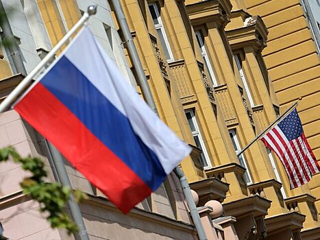 Политолог прокомментировал заявление Стоуна о кампании США против России