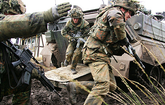 В Госдуме ответили на попытки НАТО запугать Россию переброской солдат на восток