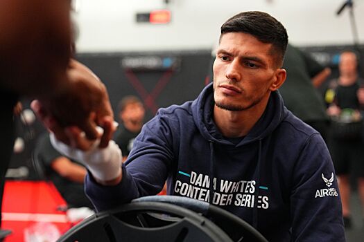 Чеченский боец-модель дебютирует в UFC