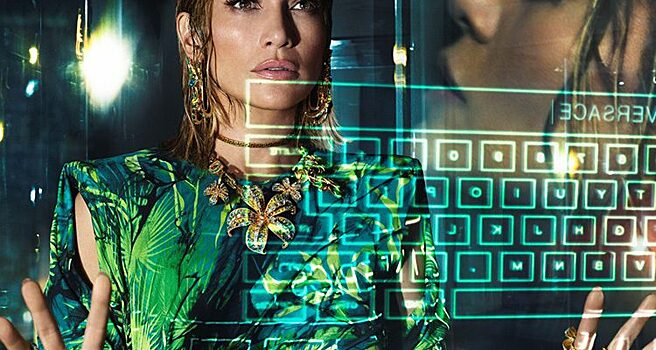 Дженнифер Лопес в новой рекламе Versace